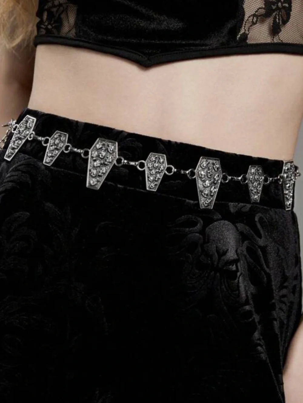 Silver Coffin and Skull Chain Belt MEW 🏷️